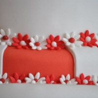 Red &amp; White wedding cake flower close up
