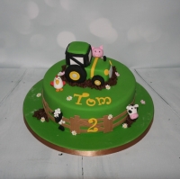 Tractor / farmyard animals cake