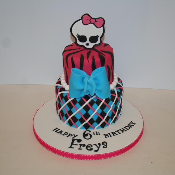 Monster High 2 tier birthday cake