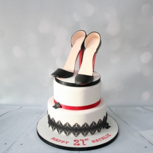 2 tier shoe cake - black/red