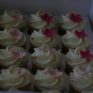 Pink flower cupcakes
