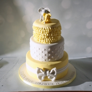 Elephant baby shower cake - grey/lemon
