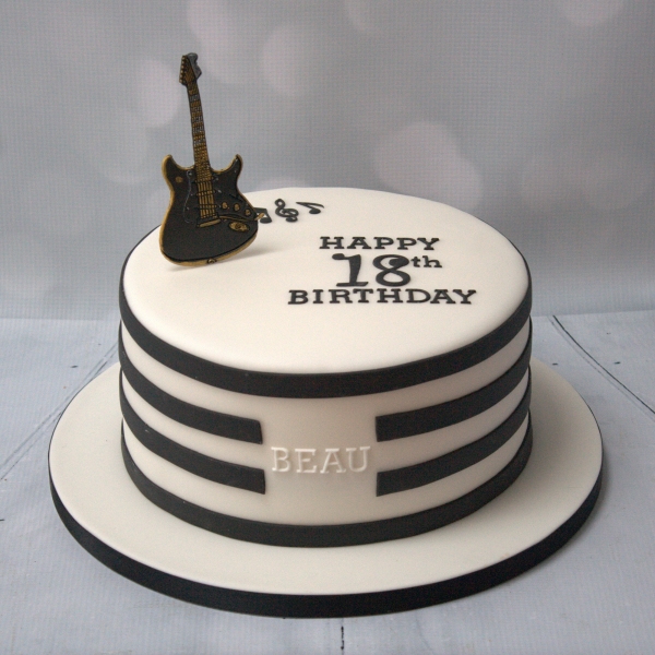 Black &amp; white guitar cake