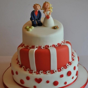 Red &amp; White wedding cake - view 2