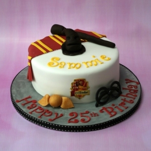 Gryffindor theme Harry Potter cake